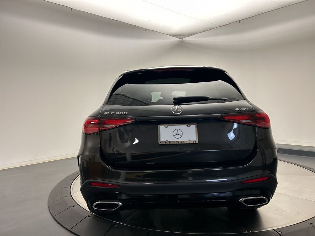 Used 2026 Graphite Grey Metallic Mercedes-Benz GLC 300 image 6