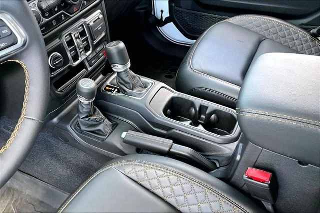 Used 2023 White Jeep Overland image 15