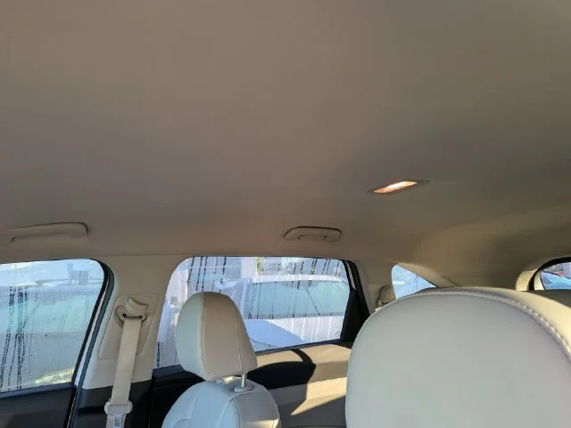 Used 2023 White Kia S image 18