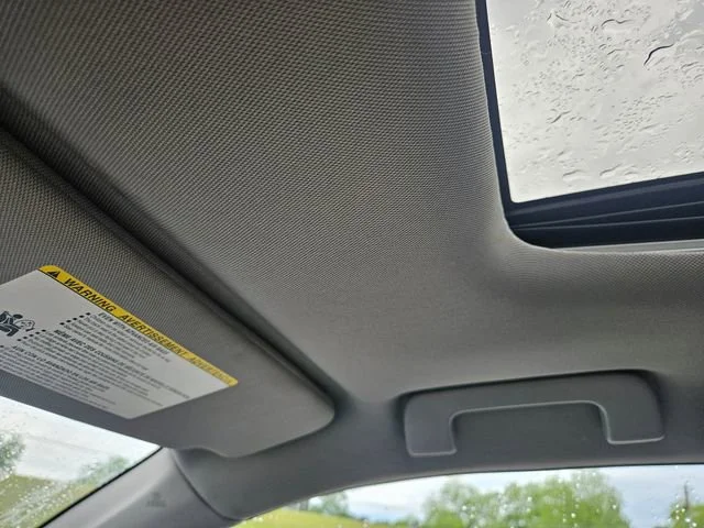 Used 2019  Toyota SE image 21