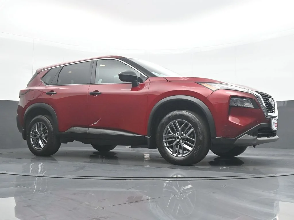 Used 2023 Red Nissan S image 40