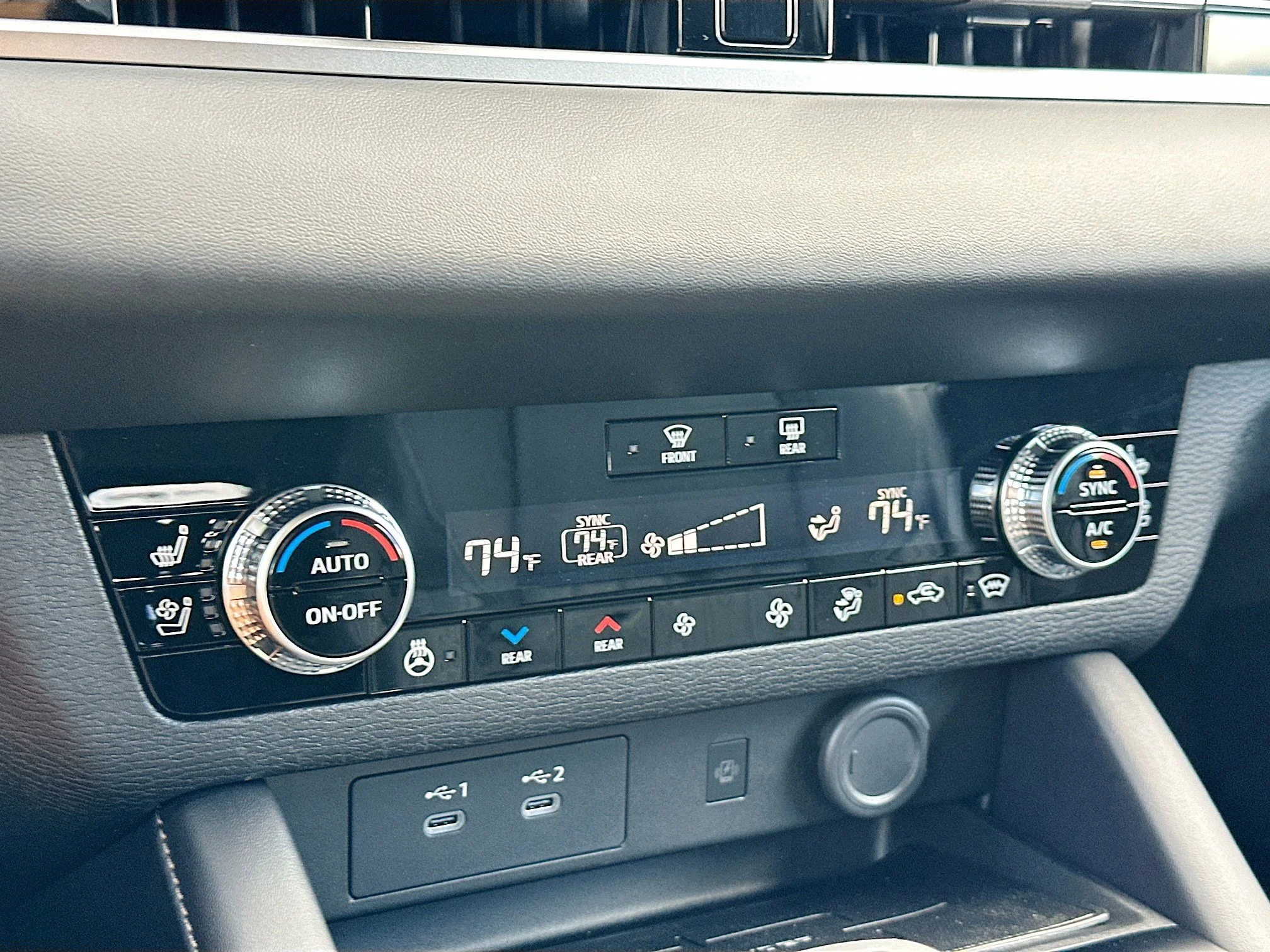 2026 Mitsubishi Outlander SEL - Photo 11