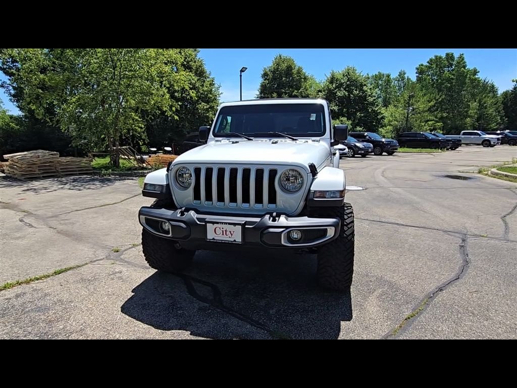 Used 2023 White Jeep Sahara image 3