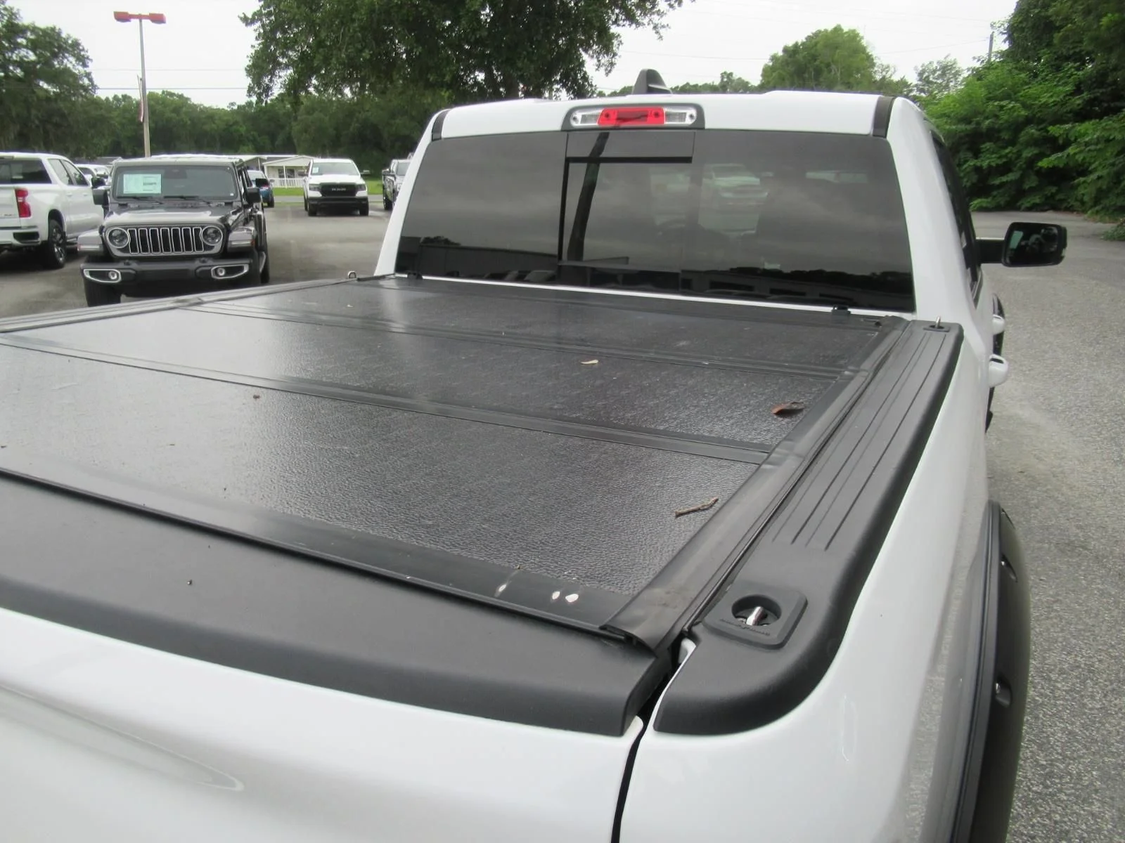 Certified Used 2022 White Ram Big Horn/Lone Star image 9