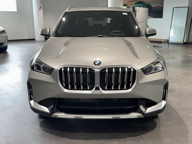 New 2026 Space Silver Metallic BMW xDrive28i image 2