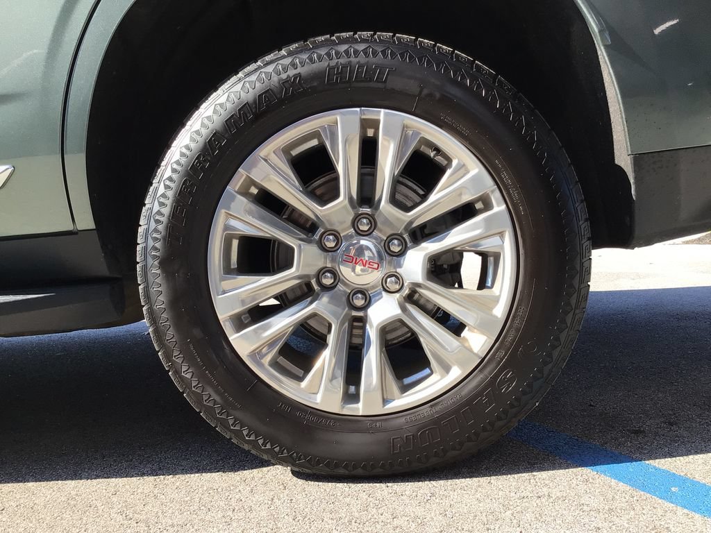 2024 GMC Yukon Denali - Photo 19