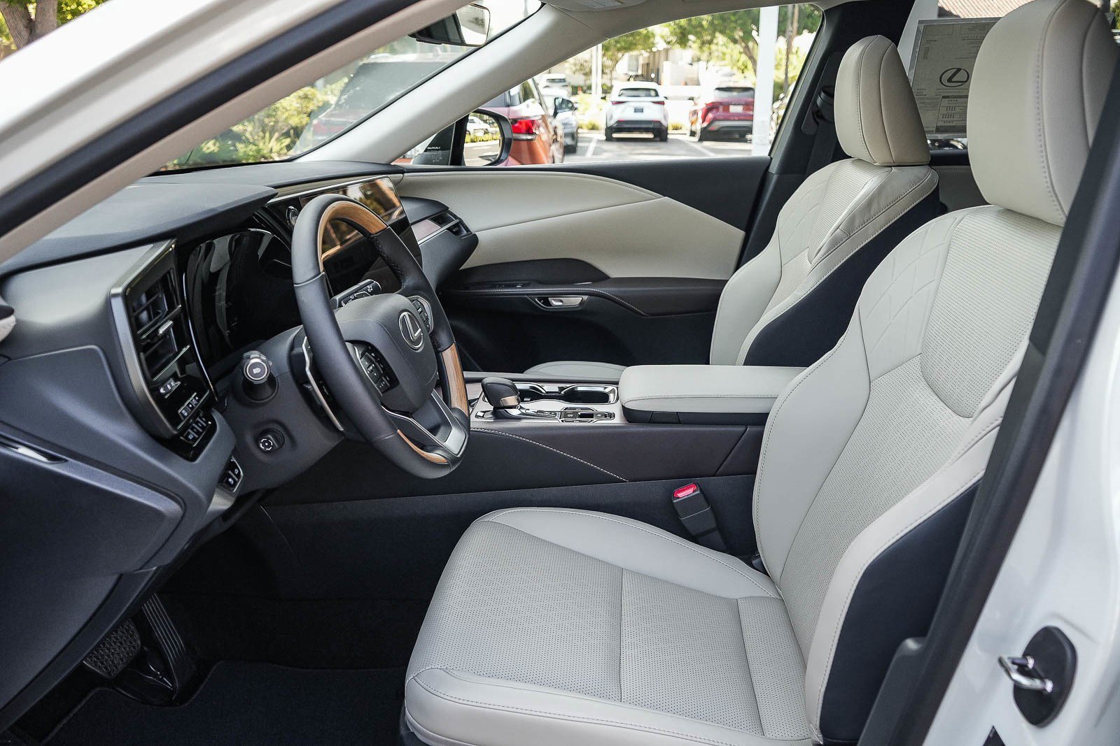 New 2026 Eminent White Pearl Lexus  350 PREMIUM+ image 17