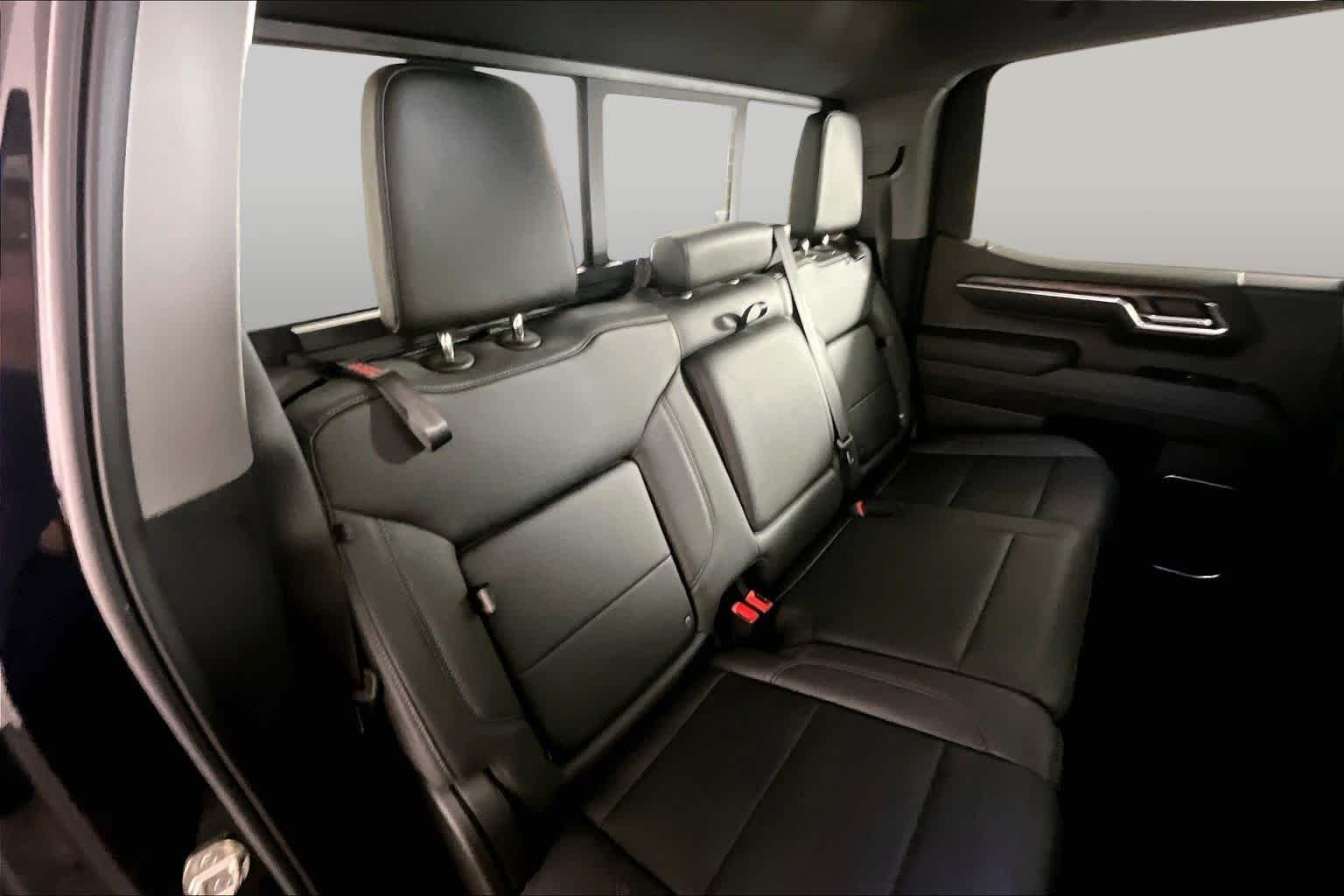 Used 2023 Onyx Black GMC SLT image 20