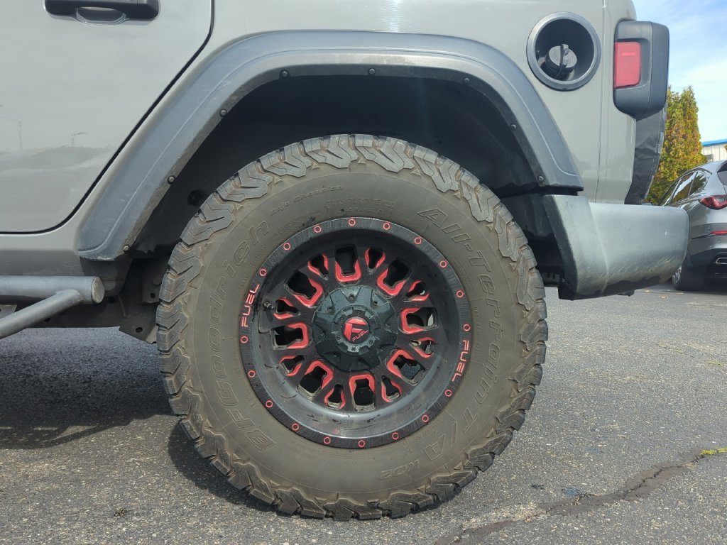 Used 2019 Gray Jeep Unlimited Sport S image 25