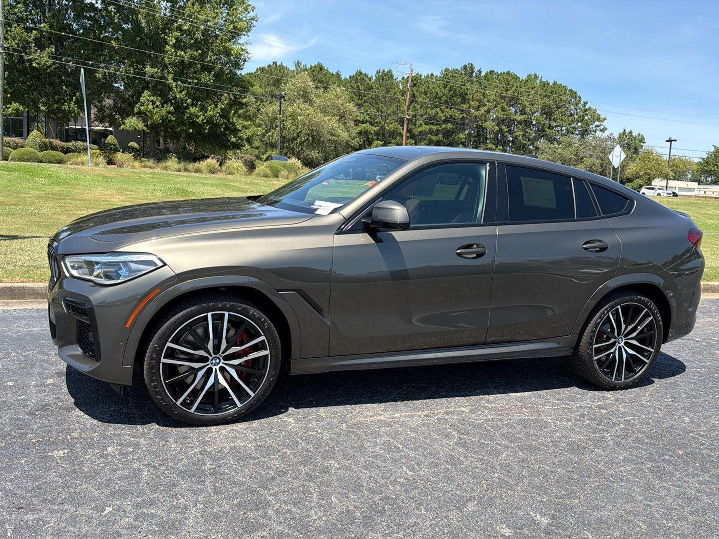 Used 2023 Manhattan Green Metallic BMW M50i image 3