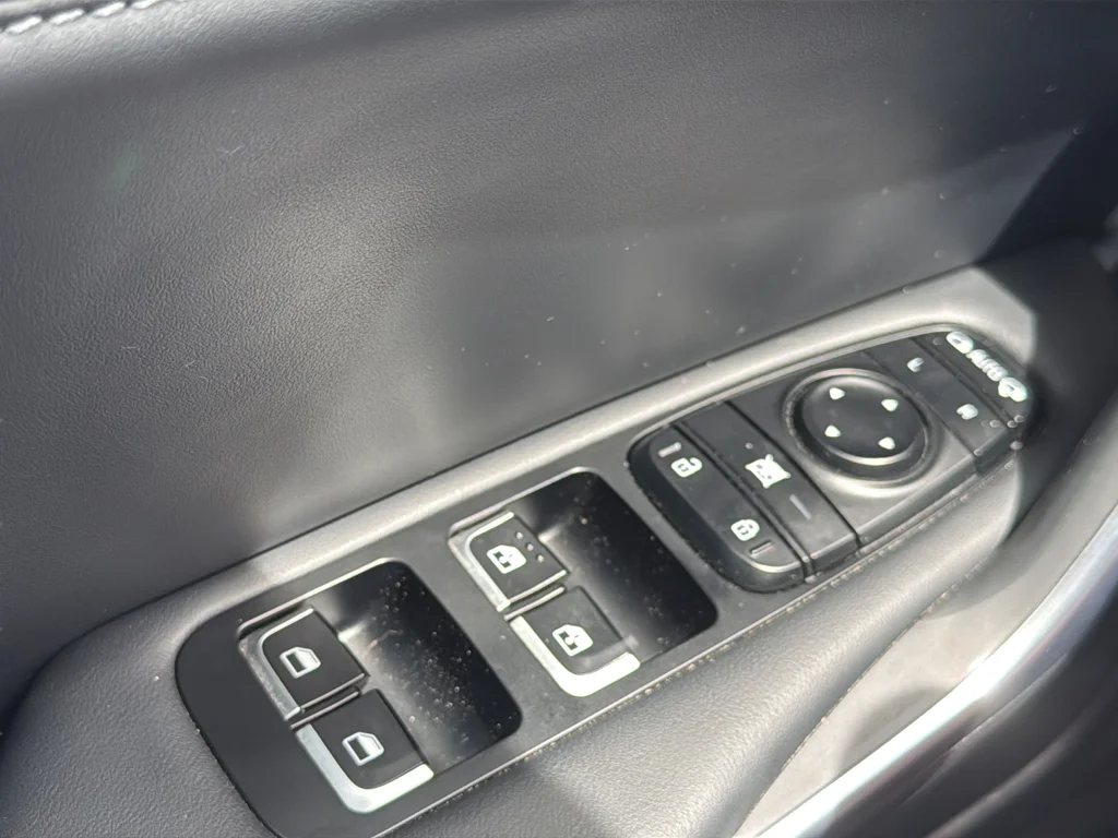 Used 2020 White Kia GT2 image 31