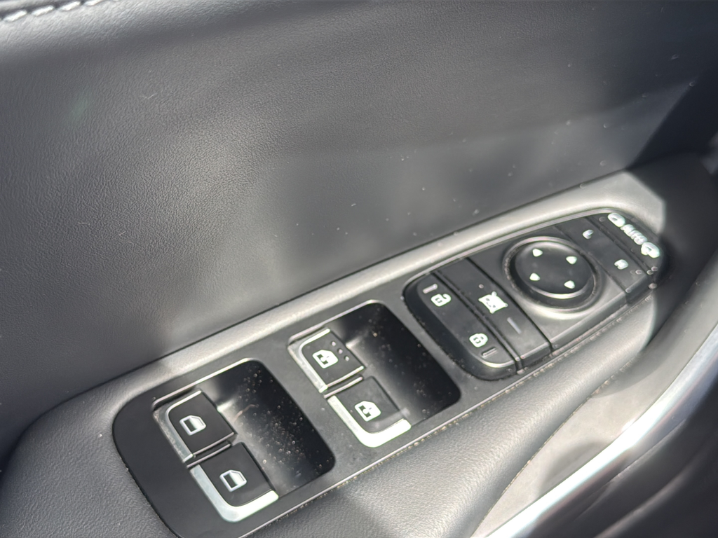 Used 2020 White Kia GT2 image 31