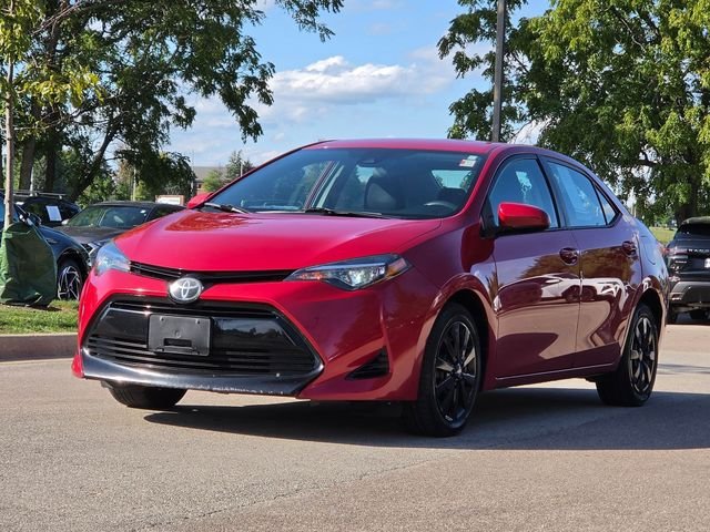 Used 2018 Red Toyota LE image 3