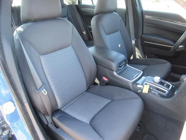 Used 2021  Chrysler Touring image 9