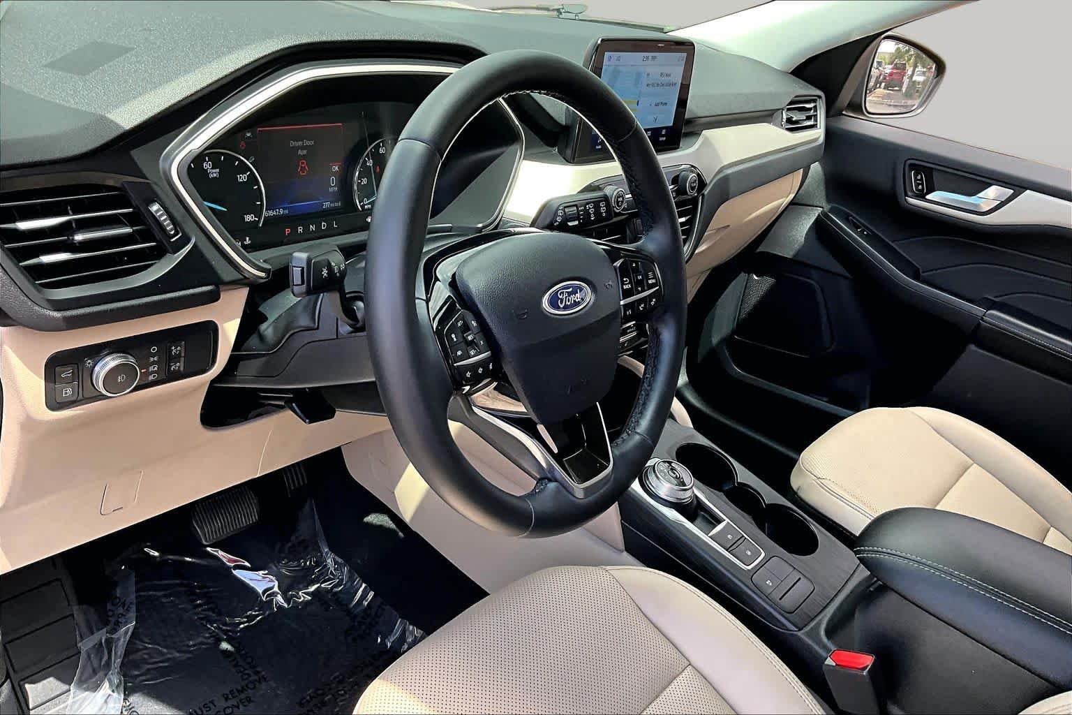 Used 2022 Agate Black Metallic Ford SEL Hybrid image 15