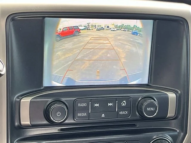 Used 2018 Silver GMC Denali image 36