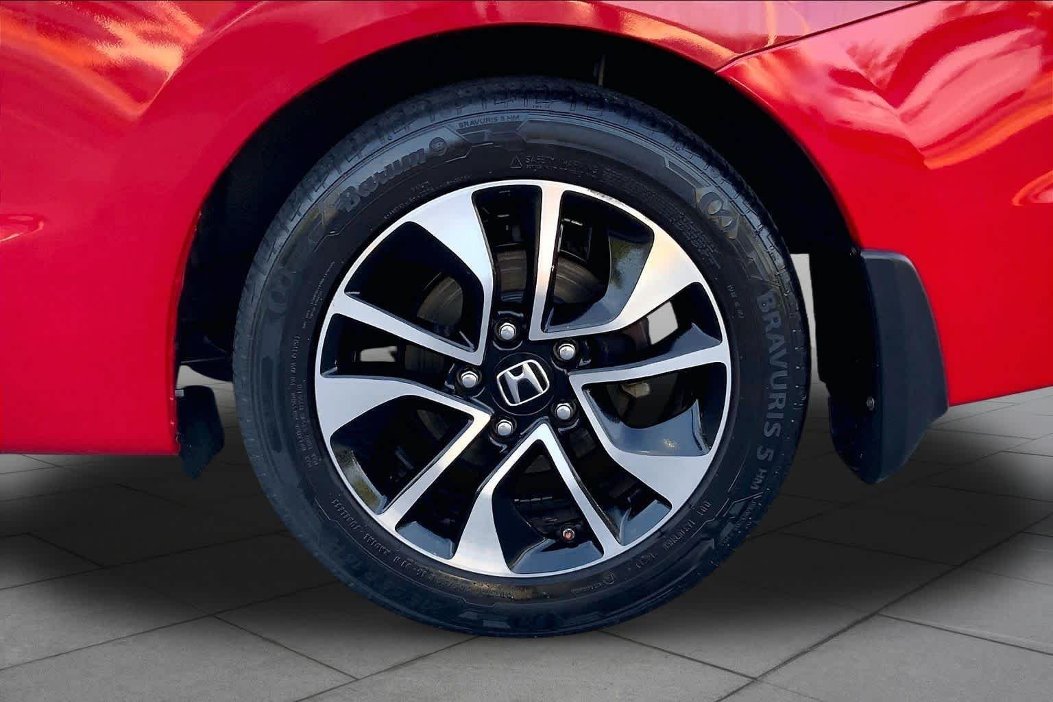 Used 2013 Rallye Red Honda EX image 10