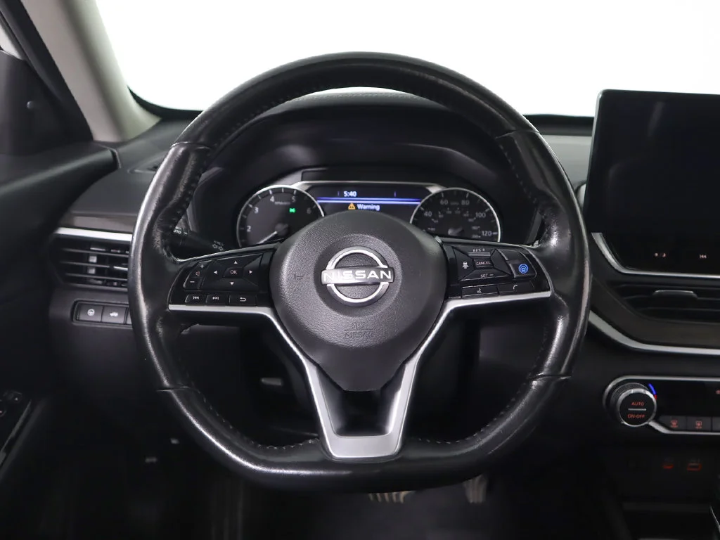 Used 2023 Pearl White Nissan 2.5 SL image 40