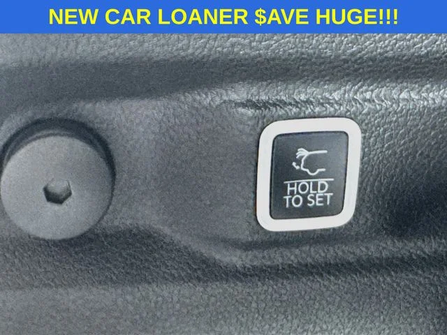 New 2026 Bright White Clear-Coat Exterior Paint Jeep Laredo image 26