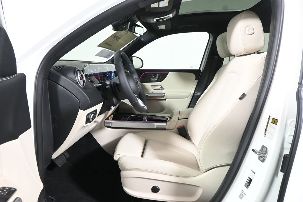 New 2026 Polar White Mercedes-Benz GLB 250 image 40