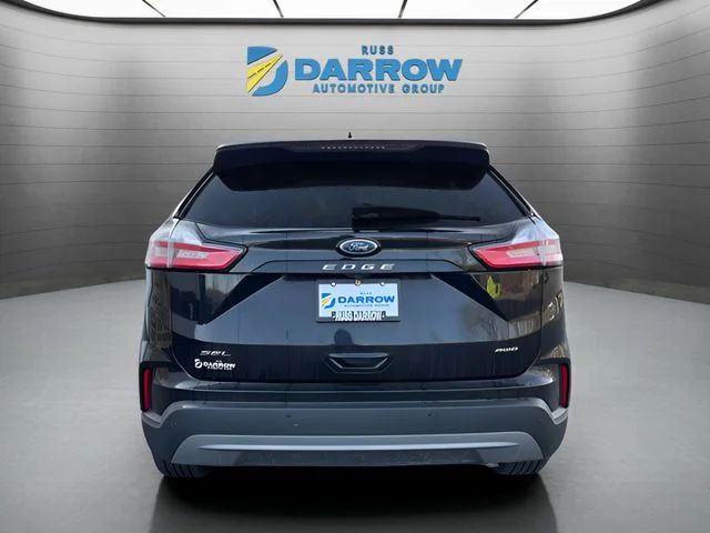 Used 2022 Black Ford SEL image 4