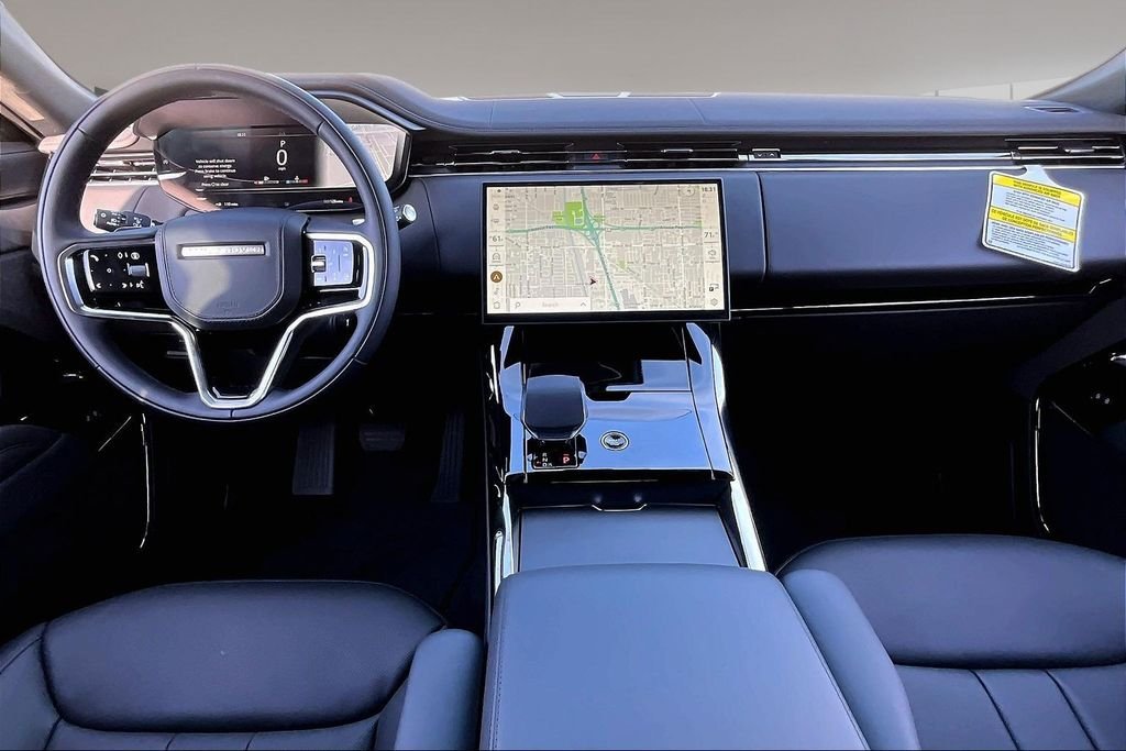 New 2026 SANTORINI BLACK Land Rover SE image 5