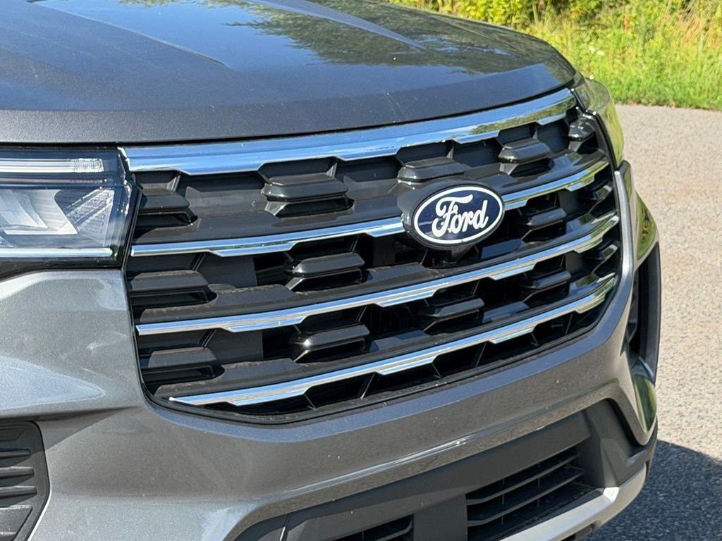 New 2027 Carbonized Gray Metallic Ford Active image 21