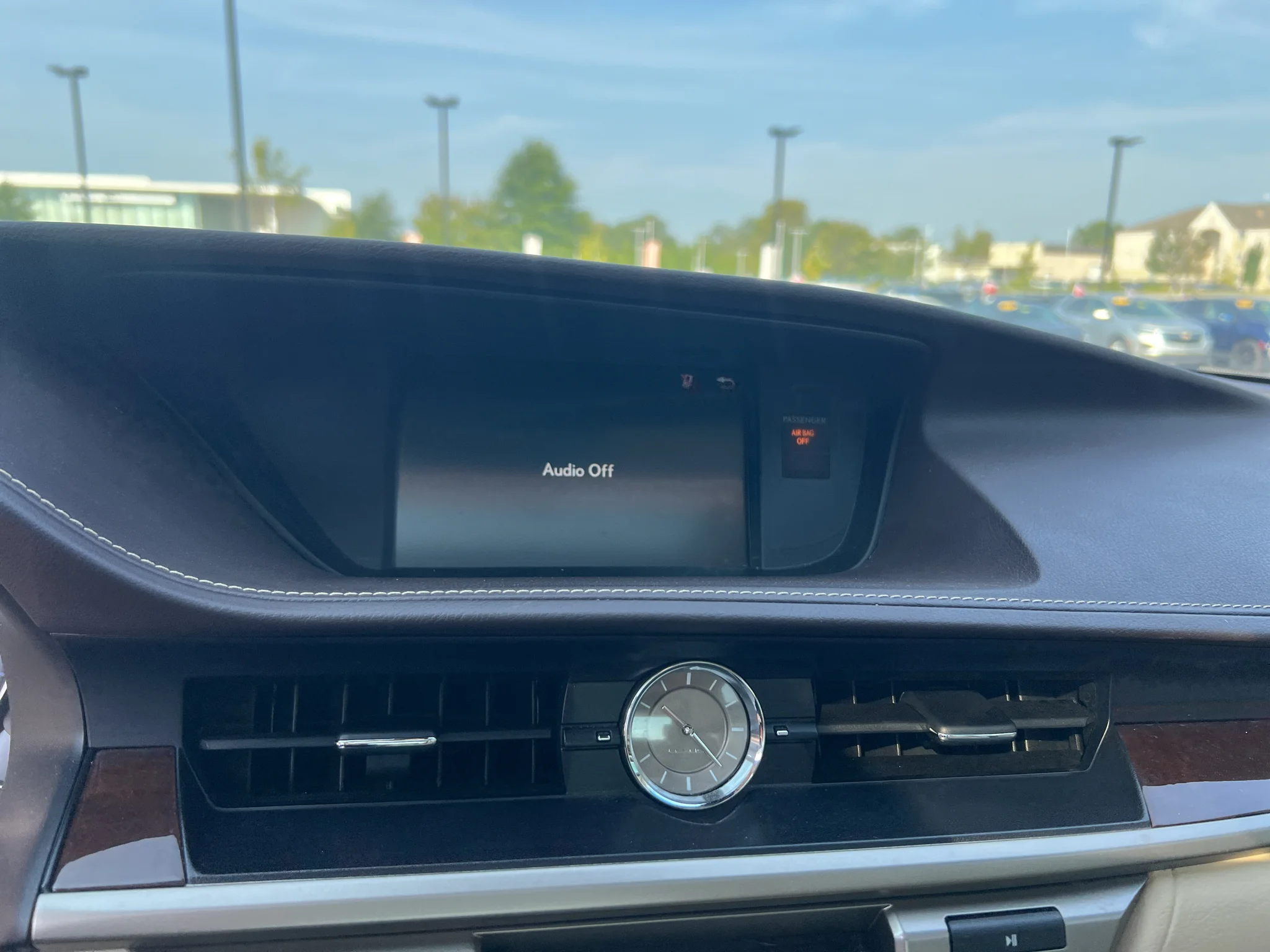 Used 2017 Matador Red Mica Lexus Base image 11