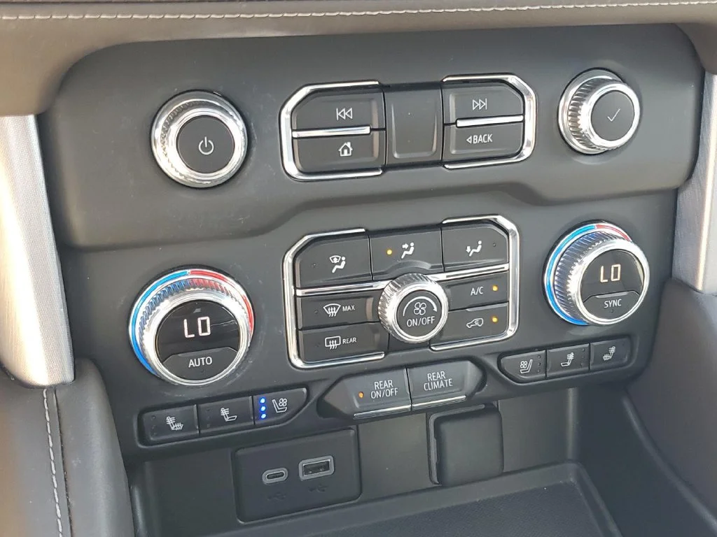 Used 2023 Sterling Metallic GMC SLT image 24