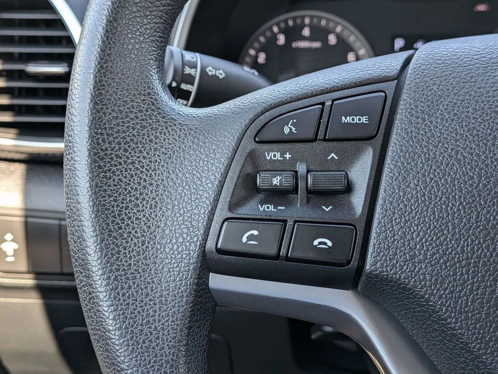 Used 2020 Blue Hyundai SE image 14