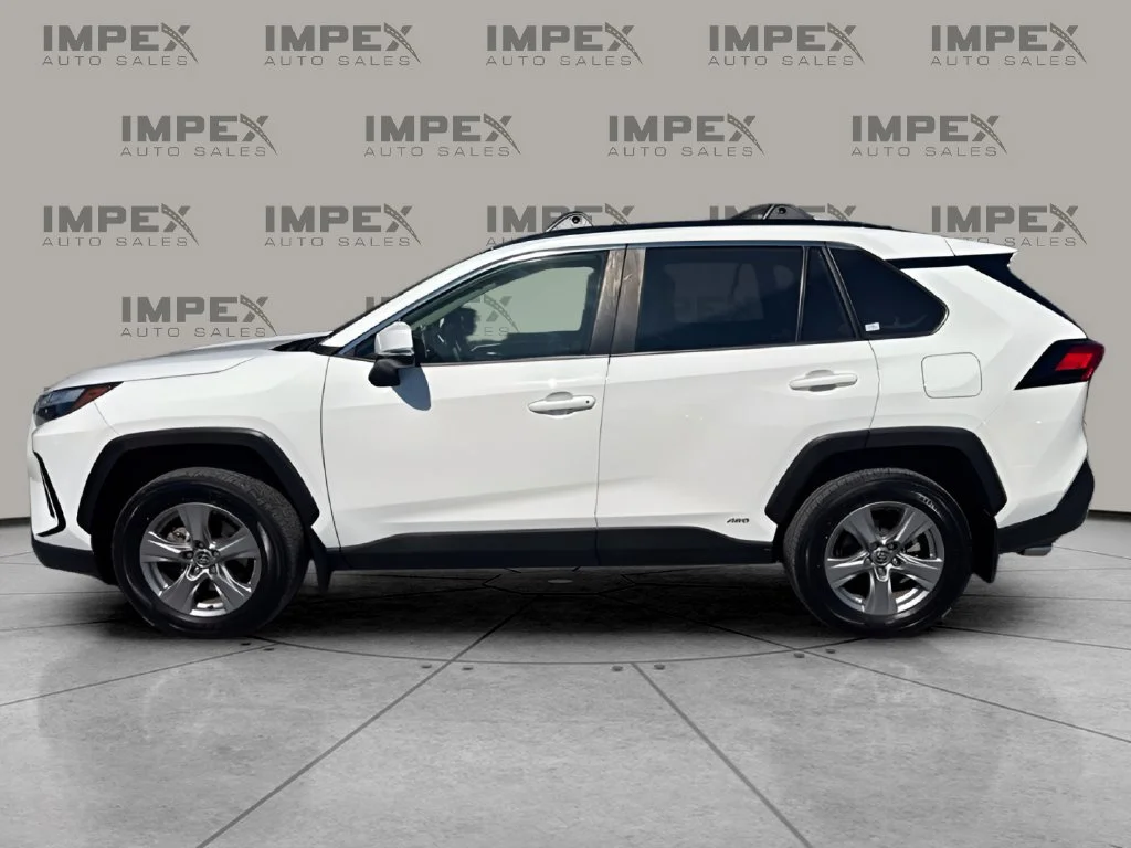 Used 2024 White Toyota XLE image 2