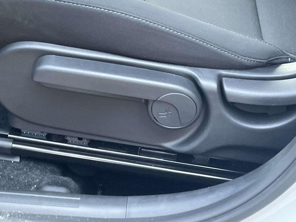 New 2026 Gray Hyundai SE FWD image 16