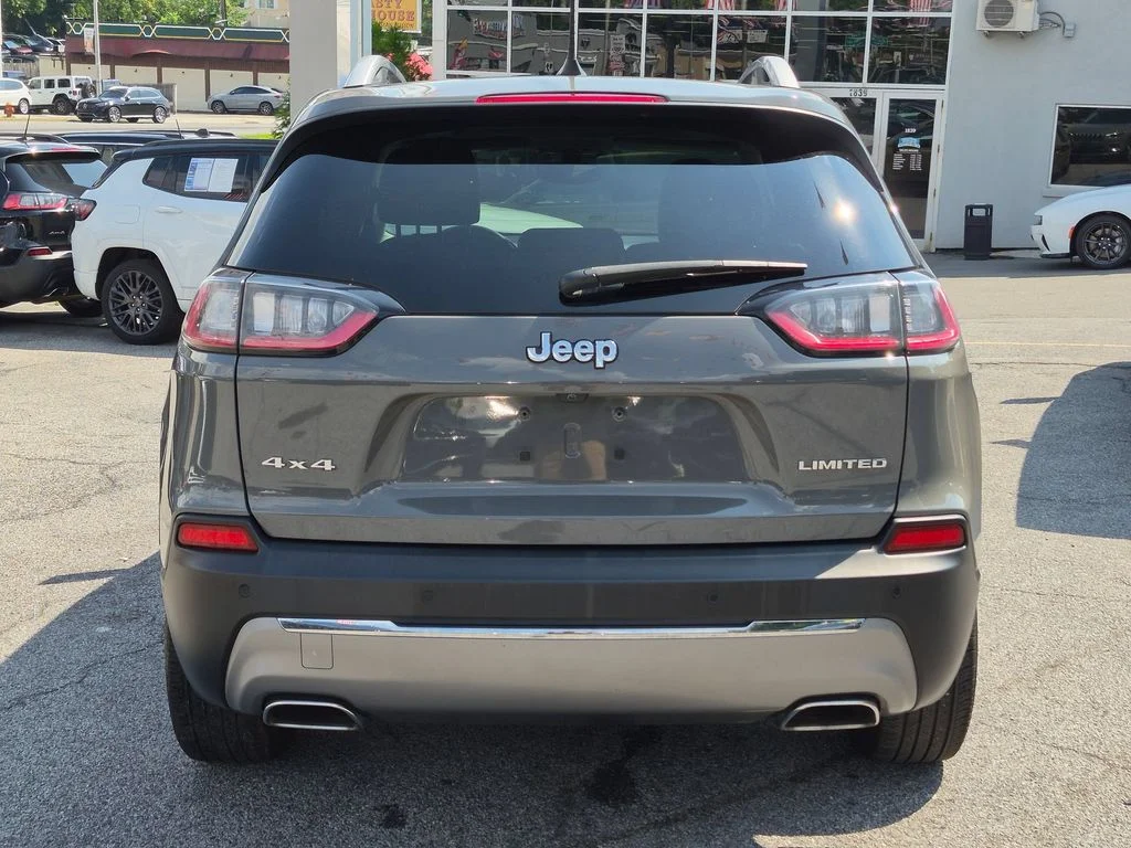 Used 2021 Gray Jeep Limited image 7