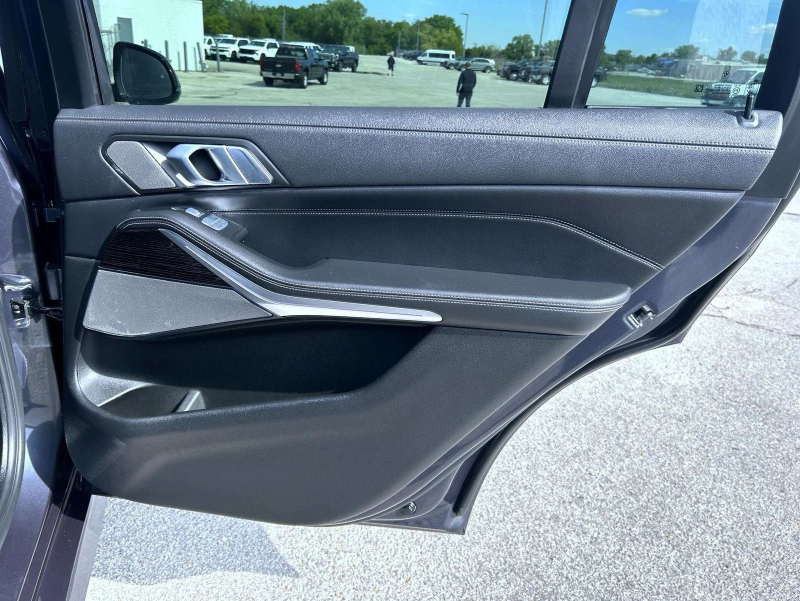 Used 2020 Gray BMW M50i image 18