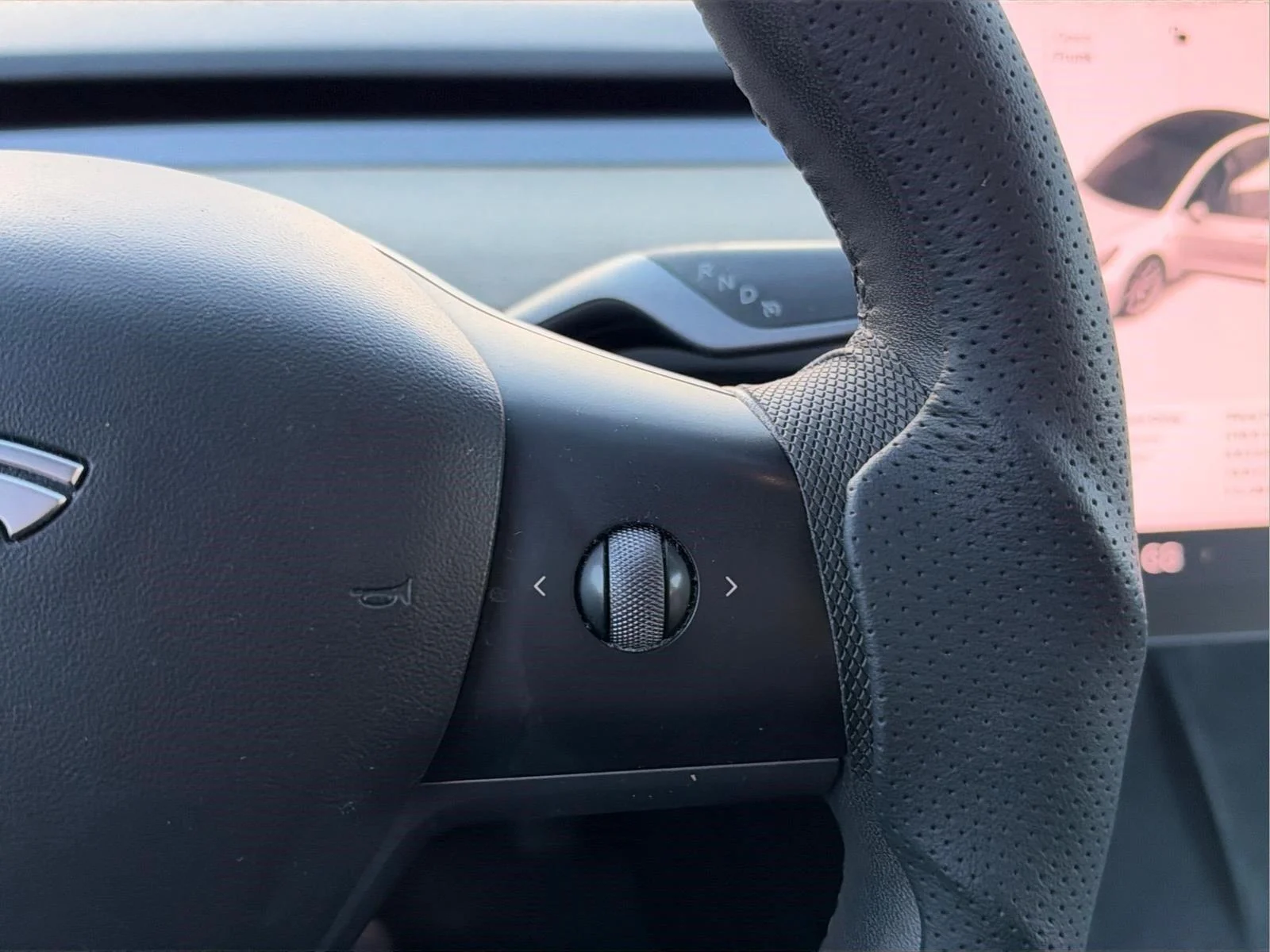 Used 2022  Tesla Long Range image 26