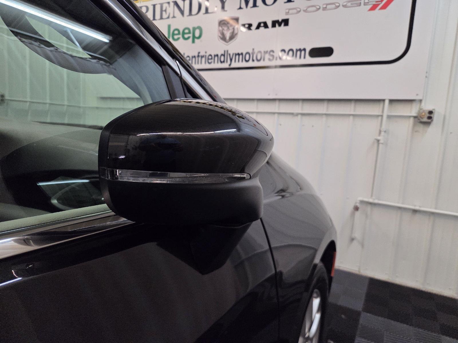 Used 2023 Brilliant Black Crystal Pearlcoat Chrysler Touring L image 43