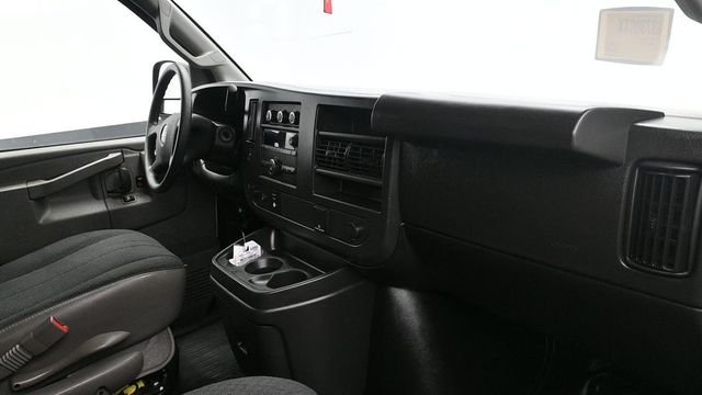 Used 2025 White GMC Work Van image 18