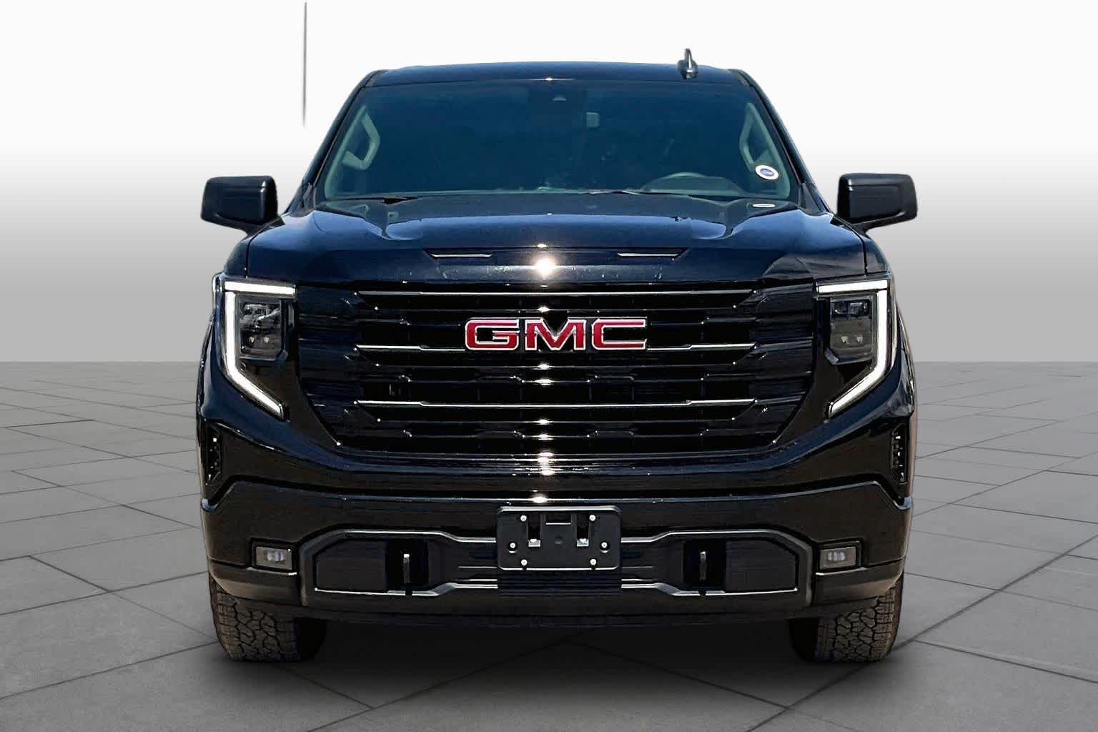 Used 2026 Onyx Black GMC Elevation image 3