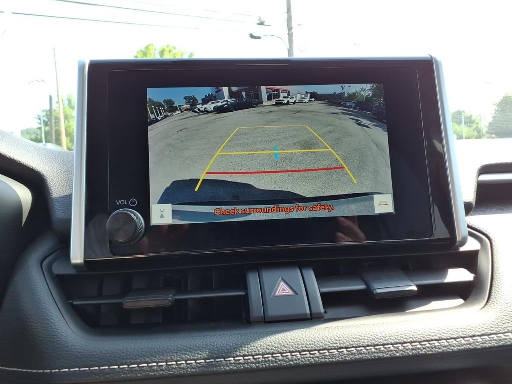 2023 Toyota RAV4 XLE - Photo 18