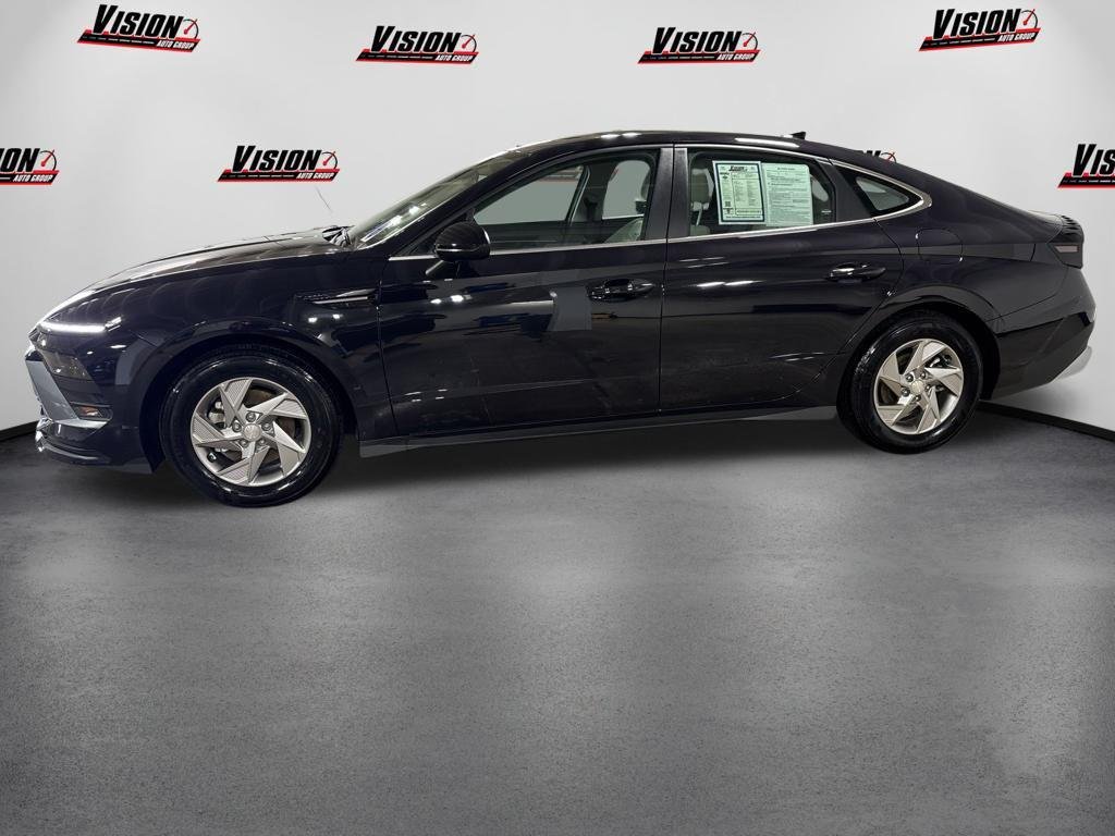 New 2026 Blue Hyundai SE image 8