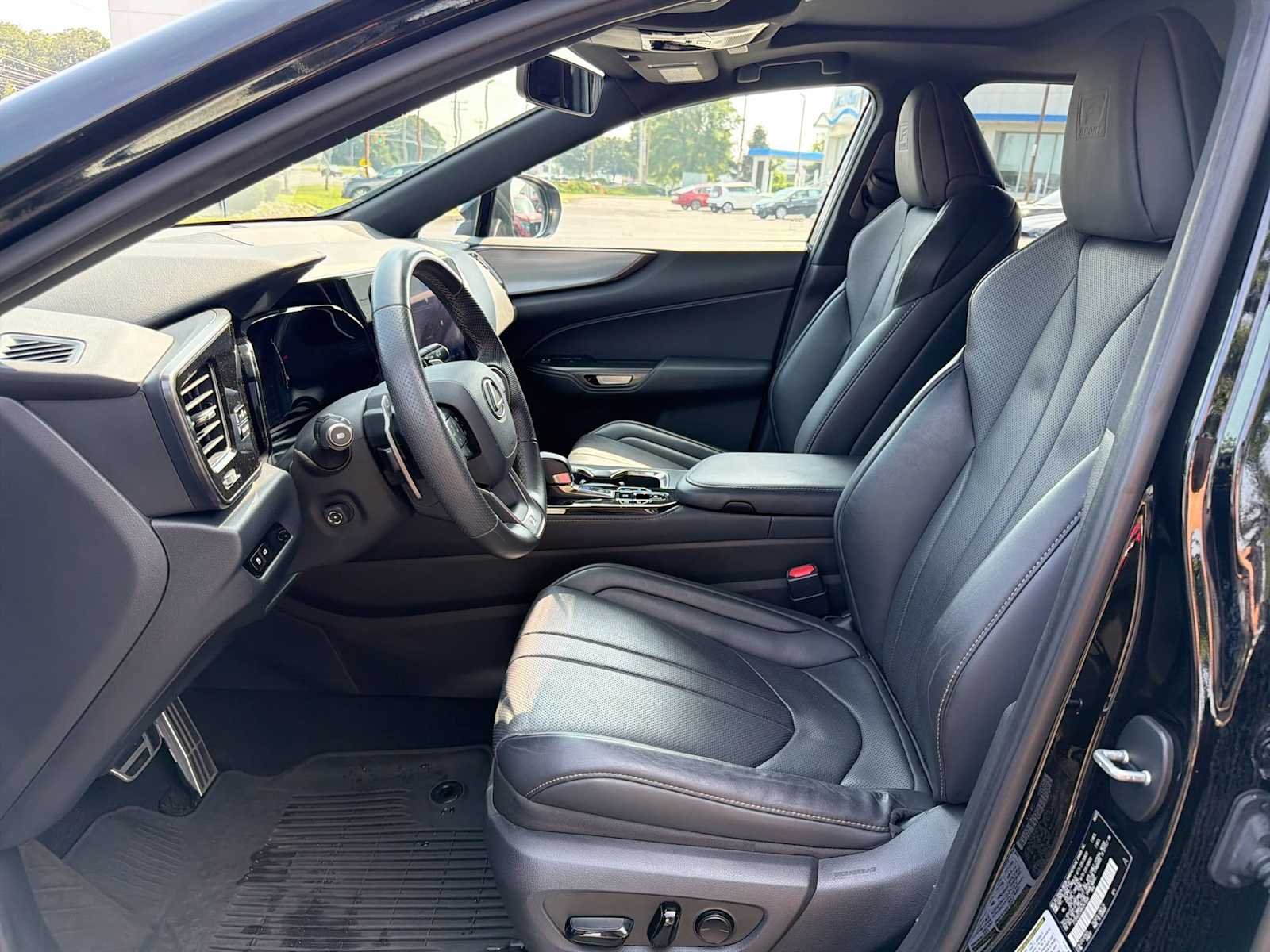 Used 2024 Obsidian Lexus F SPORT Handling image 11