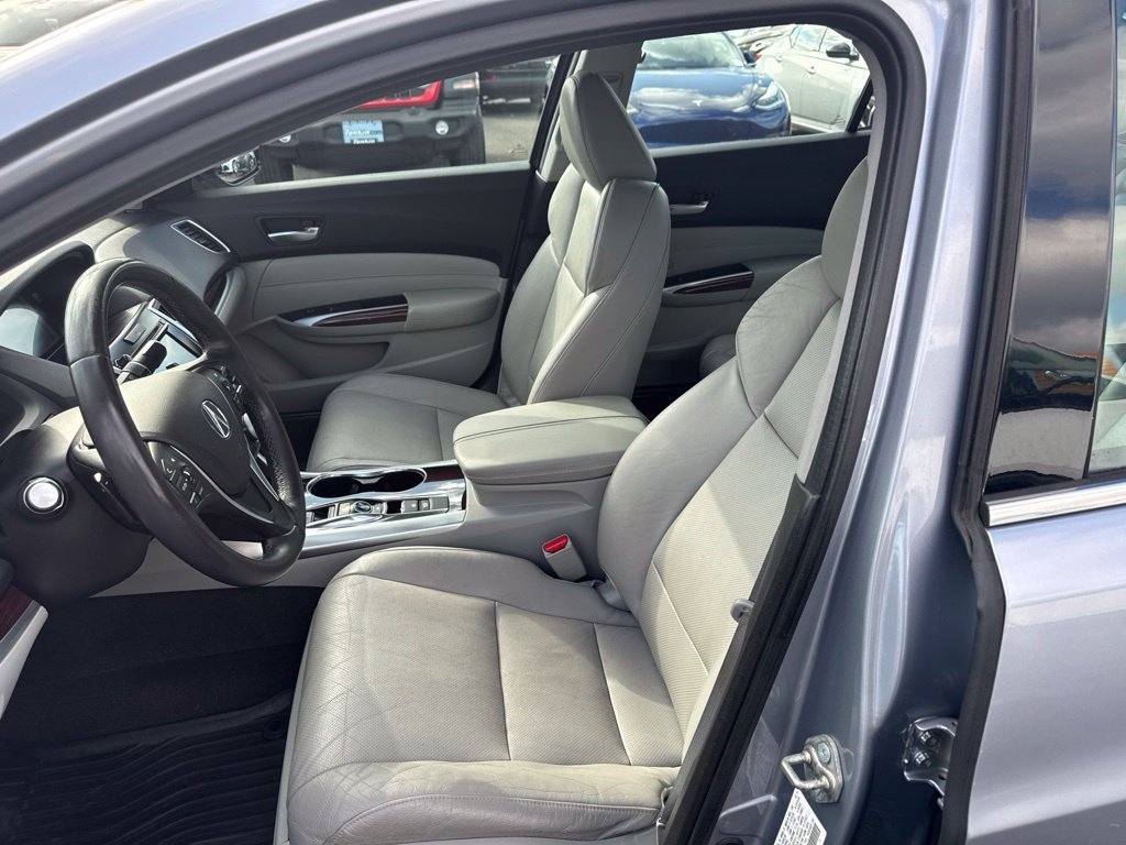 Used 2015 Silver Acura V6 Tech image 4