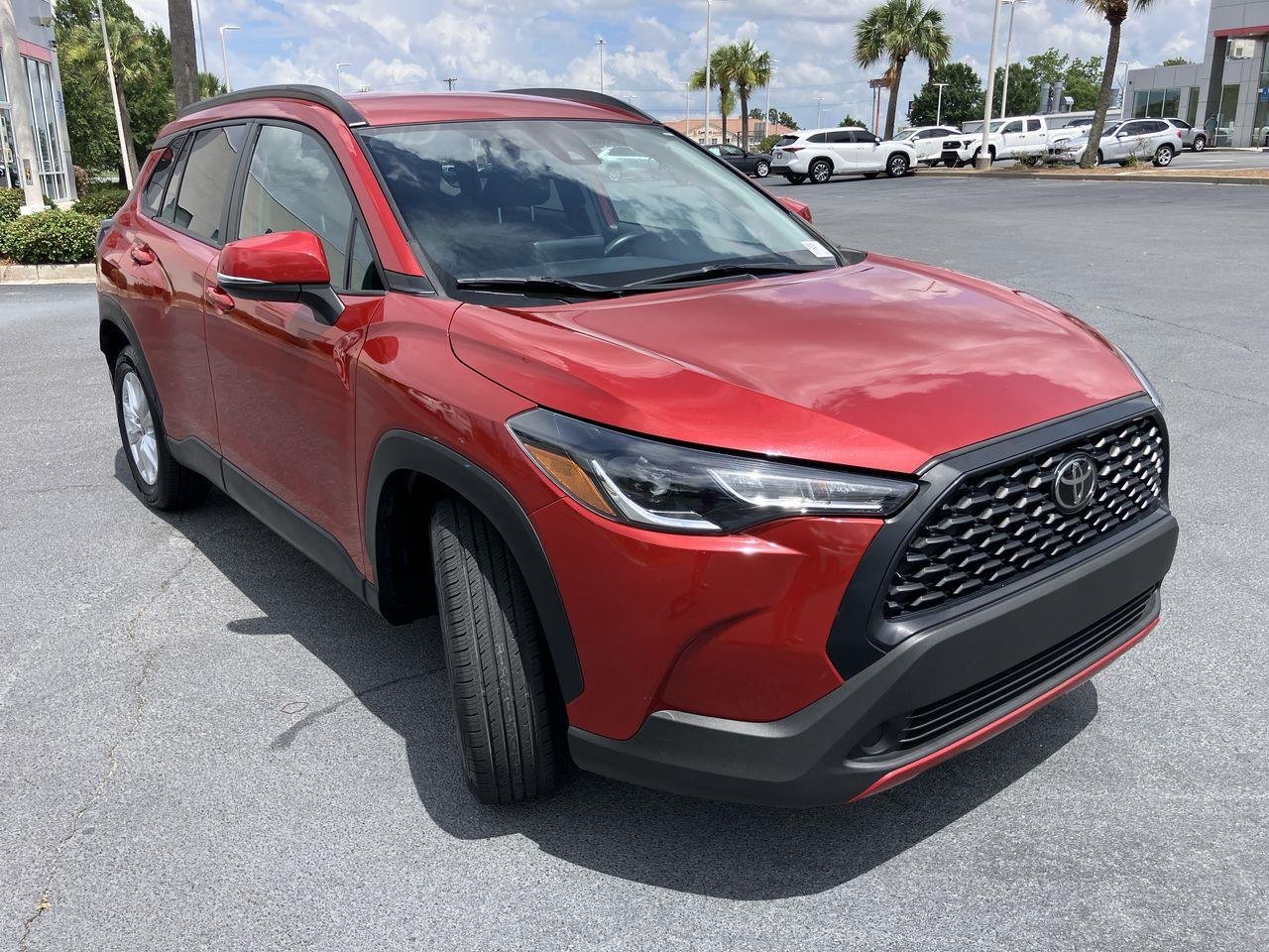 Used 2022 Red (Barcelona Red Metallic) Toyota LE image 7