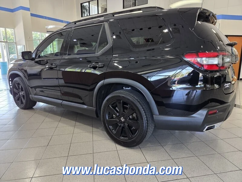 Used 2025 BLACK Honda BLACK EDITION AWD image 4