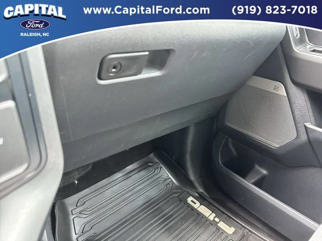 Used 2025 Blue Ford Lariat image 27