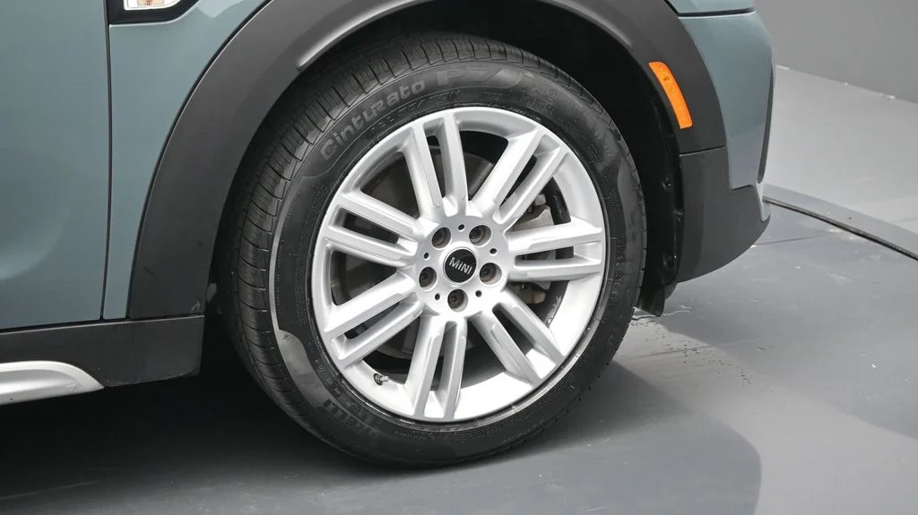 Used 2024 Green MINI Signature image 6