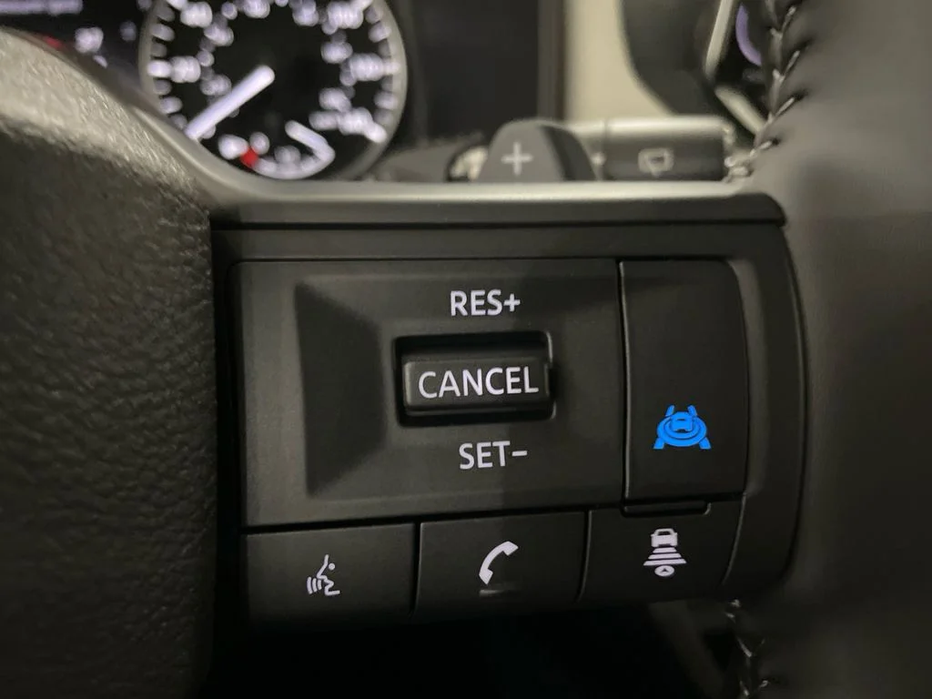 2026 Nissan Rogue Dark Armor - Photo 15