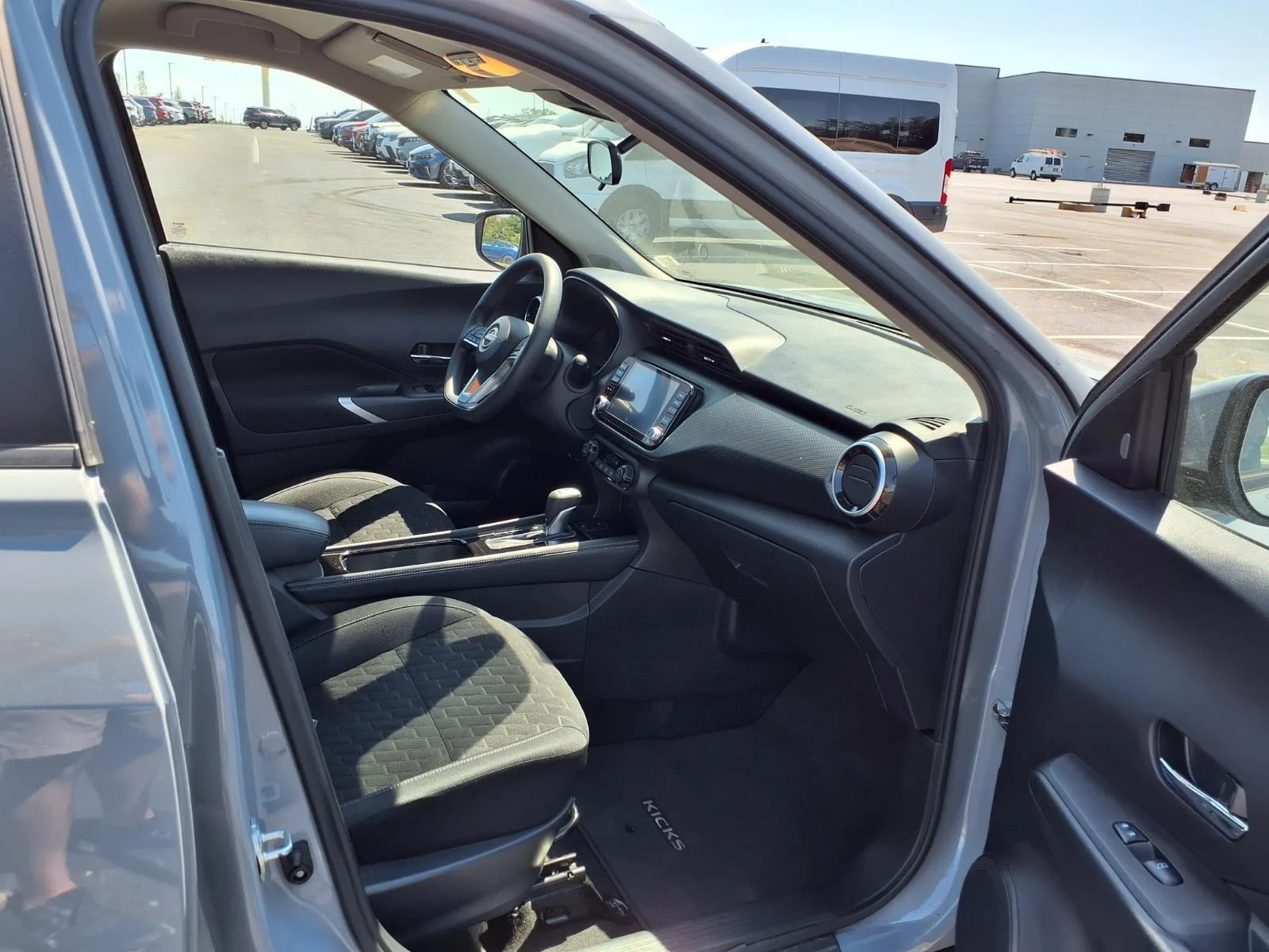 Used 2022 Boulder Gray Pearl Nissan SV image 21