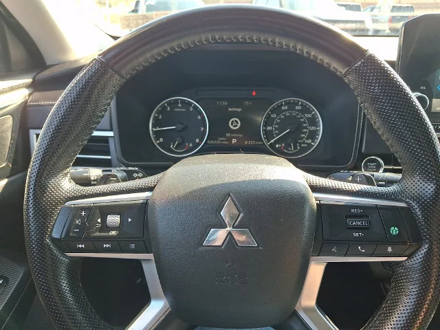 Certified Used 2023 Silver Mitsubishi SE Special Edition image 21