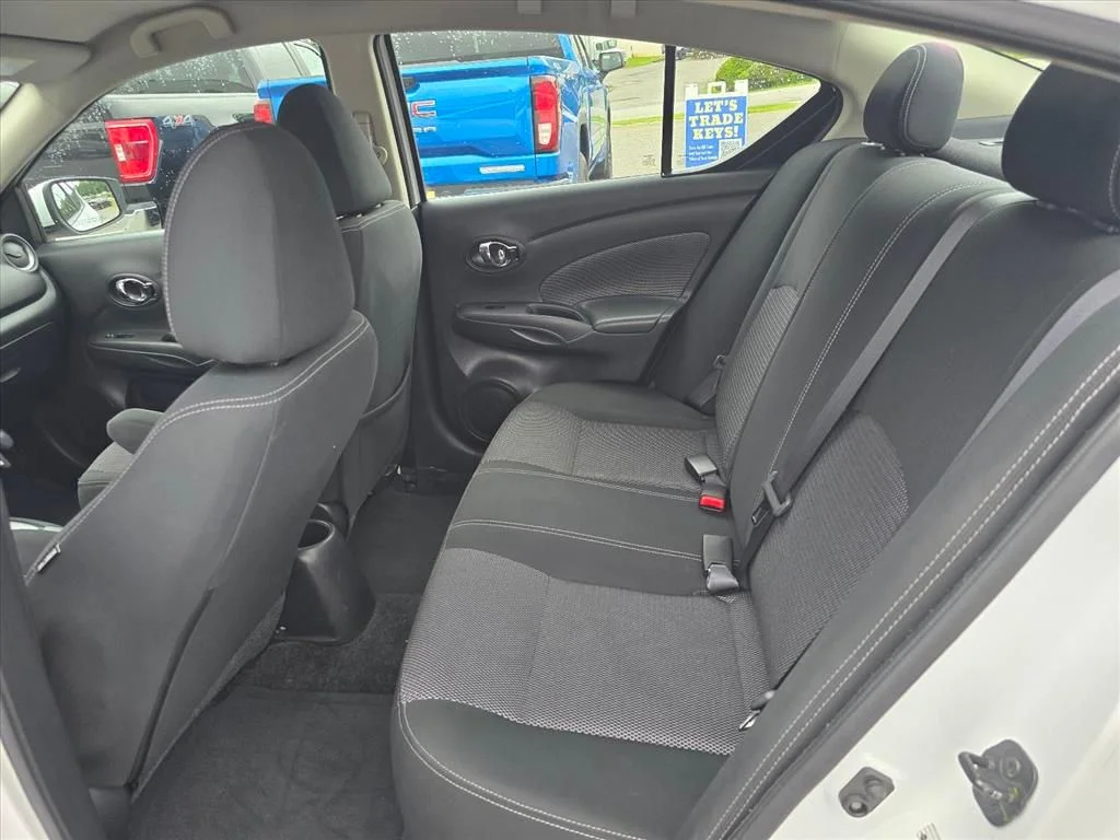 Used 2018 White Nissan 1.6 SV image 12